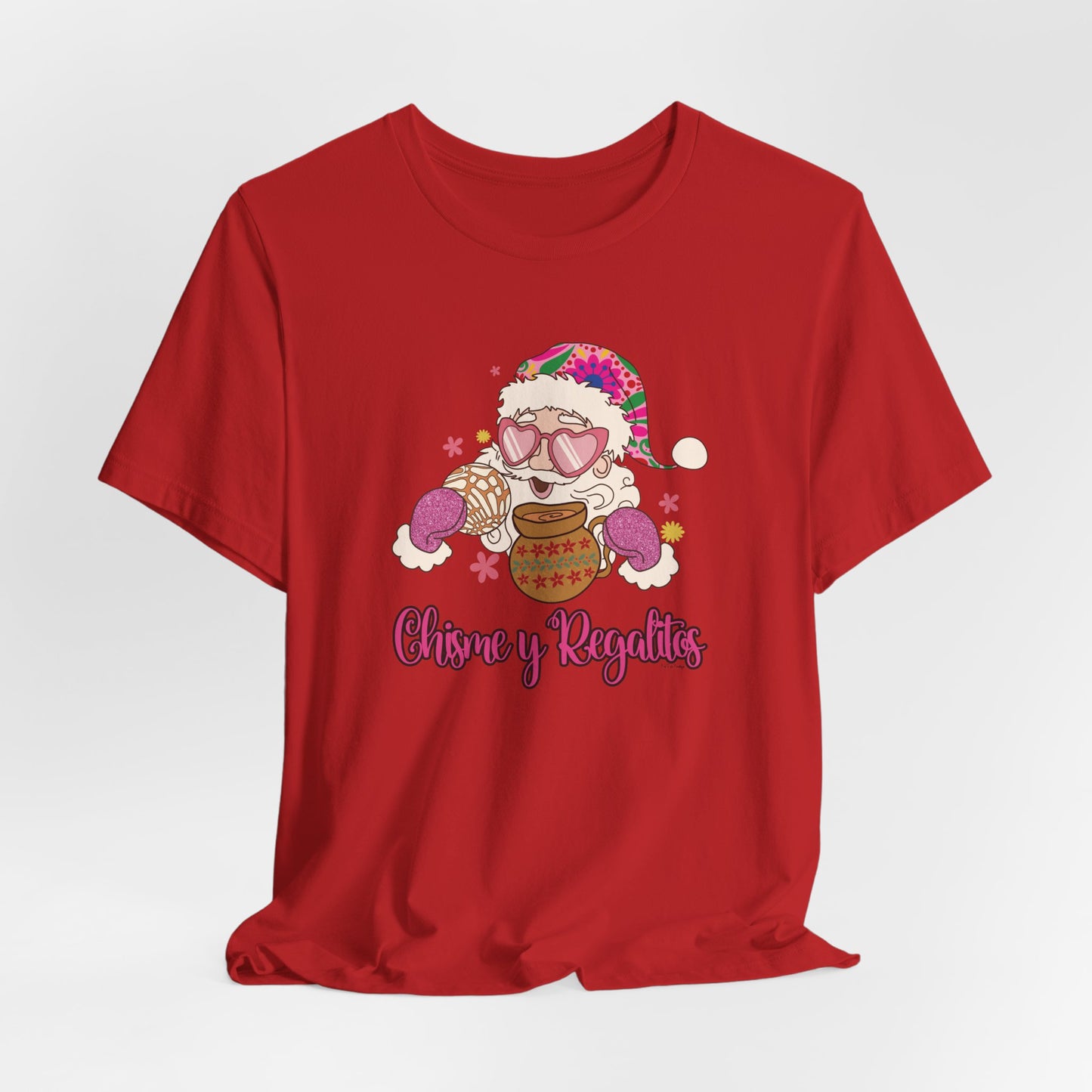 Santa’s Chisme y Regalitos T-Shirt – Funny Latina Christmas Tee – Unisex Fit