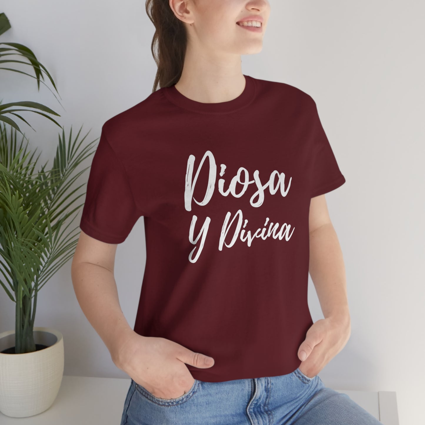 Diosa y Divina, estampado blanco, camiseta de manga corta Unisex Jersey
