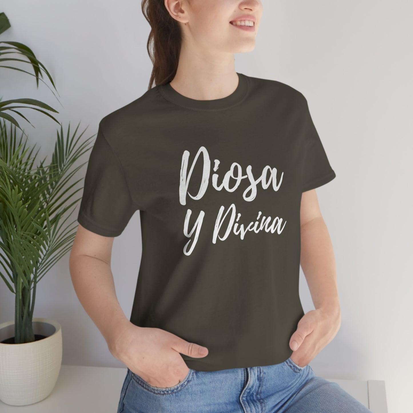 Diosa y Divina, white print, Unisex Jersey Short Sleeve Tee